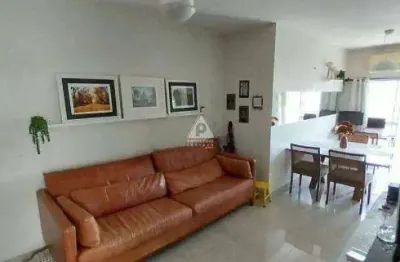 Apartamento de 2 quartos á venda, com varanda , piscina em ótima localização