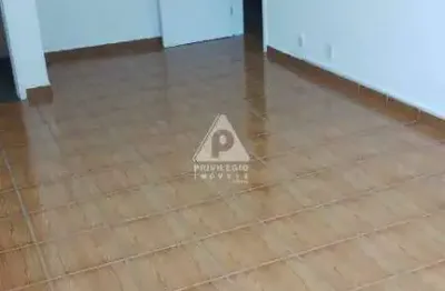 Ótima oportunidade na tijuca 2 quartos 88 m² – 500m do metrô!