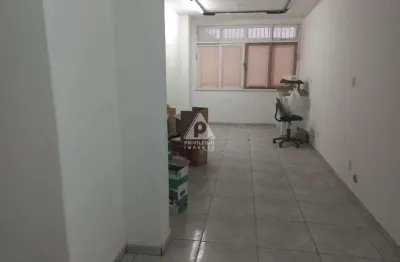 Sala comeercial a venda 150 metros do metro saens pena , tijuca