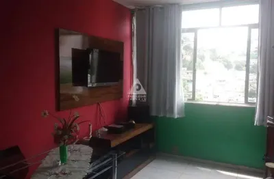 2 quartos, banheiro, área de serviço, 2 vagas no condomínio