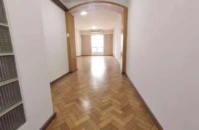 Maravilhoso apartamento 2 por andar com 3 quartos sendo 1 suite amplo e arejado na rua conde de bonfim próximo metrô da são francisco xavier