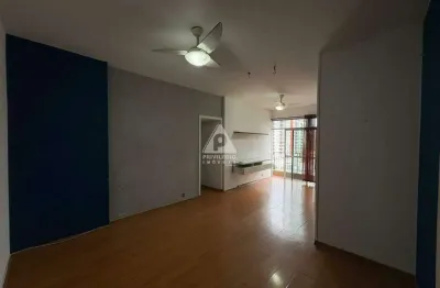 Conforto e praticidade na tijuca – 2 quartos com suíte e dependências!