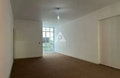 Apartamento 3 quartos com dependência completa e vaga na tijuca
