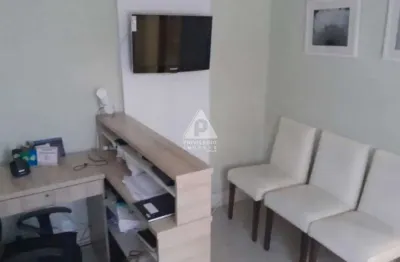 Vende-se maravilhosa sala comercial no coração do méier