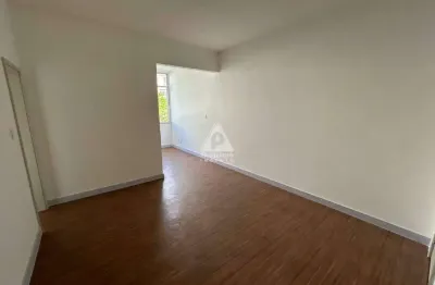 Espaçoso 3 quartos de frente com vaga na tijuca | próximo ao metrô. pronto para morar.