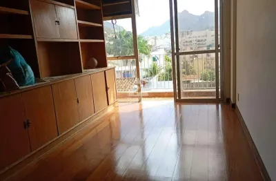 Apartamento bem localizado na tijuca – varanda + vaga de garagem