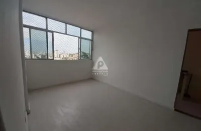 Apartamento de 2 quartos à venda no andaraí com portaria 24 horas