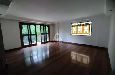 Oportunidade única: apartamento clássico e espaçoso na tijuca (163 m² - 4 quartos), junto ao metrô