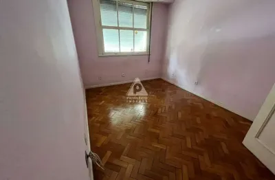 Excelente apartamento de 2 quartos, bem localizado no rio comprido , próximo ao transporte público, escolas e comercio