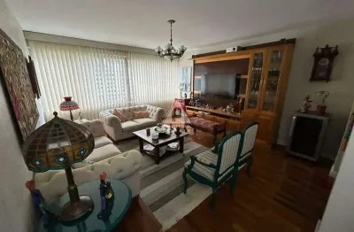 Apartamento de 4 quartos com 2 vagas em rua nobre. a 300 metros do metrô da uruguai