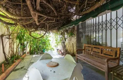Casa de luxo em condomínio fechado no grajaú com piscina, pub e 3 quartos amplos