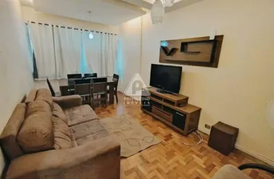 Ótimo apartamento de 2 quartos com dependencia completa e área externa a venda no coração de copacabana