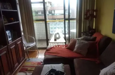 Maravilhoso apartamento de dois quartos mais dependência!