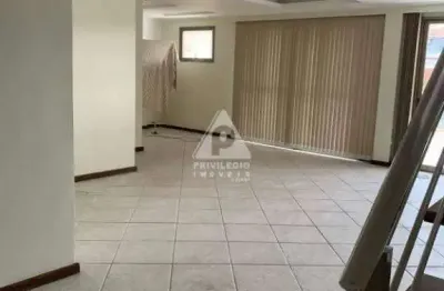 Cobertura duplex no recreio: 360m² e churrasqueira privativa