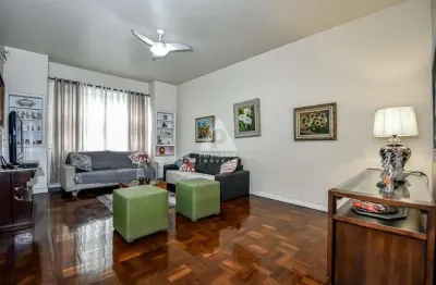 Apartamento de 4 quartos em copacabana, perto da quadra da praia , 1 vaga, pronto pra sua família morar!!!