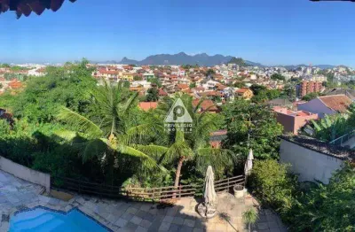 Casa quadriplex em condomínio 5 quartos 3 suites com hidro sala 3 ambientes varandas e garagem
