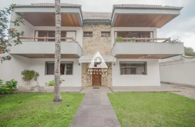Casa em condomínio 650 m², 5 quartos, 4 suítes, 2 vagas na barra da tijuca - rio de janeiro