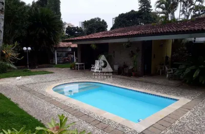 Casa linear com 339m2 em terreno de 1.035m², 04 quartos, 01 suíte, 02 vagas, itanhangá - rio de janeiro/rj