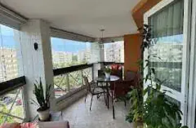 Apartamento 3 quartos sendo 1 suíte,dependência e 2 vagas na barra da tijuca