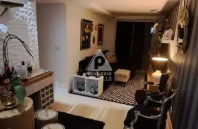 Cobertura duplex com 4 quartos, em condomínio com total infraestrutura na freguesia de jacarepaguá!