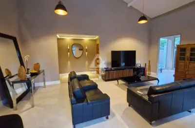 Casa linear reformada com 4 quartos, 2 suítes - condomínio lagoa mar norte - barra da tijuca