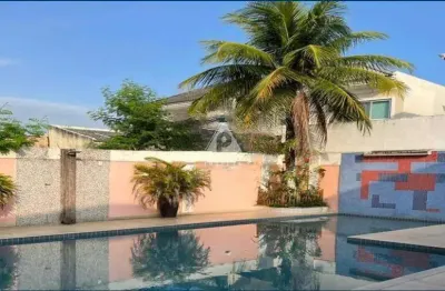 Casa triplex em condomínio, com 4 quartos, sendo 3 suítes(1master), piscina - barra da tijuca