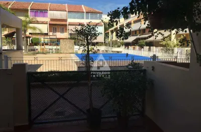 Casa em condomínio fechado com 141m², 3 quartos e 2 vagas de garagem no recreio dos bandeirantes