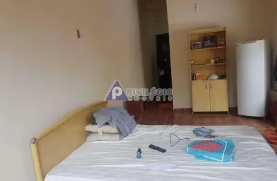 Privilégio imóveis vende: excelente conjugado de 20m², localizado na praia de botafogo