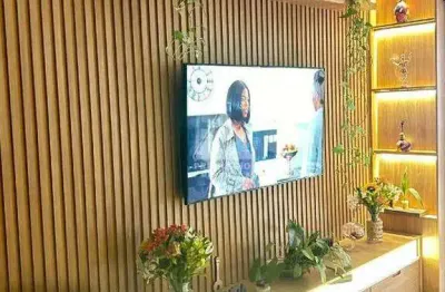 Apartamento de 2 quartos no condomínio luar do pontal com 1 suíte e 1 vaga