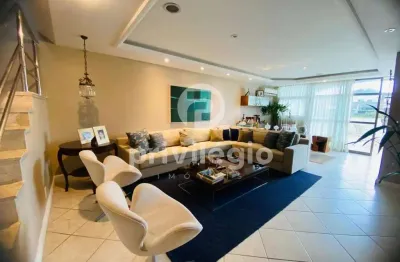 Cobertura duplex, 5 quartos sendo 4 suítes, 3 vagas no jardim oceânico com vista para a pedra da gávea