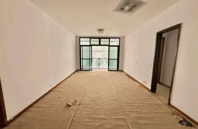 3 quartos sendo 1 suite, varandão, 2 vagas, edificio imponente, portaria 24h