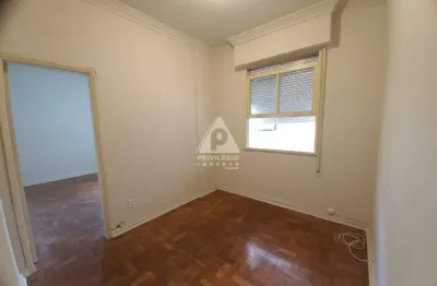 Apartamento à venda, sala e quarto, todo reformado, localização nobre, laranjeiras, rio de janeiro, rj