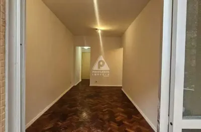 Apartamento sala quarto com dependencia revertida à venda no catete – 62m², varanda, vaga na escritura, próximo ao metrô