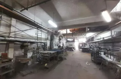 [galpão] [amplo] [botafogo] [transporte público] [área nobre]