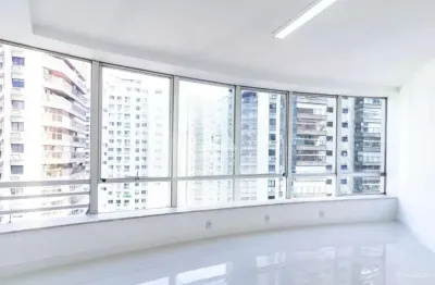 Maravilhoso apartamento na avenida lúcio costa com vista para a praia da barra!