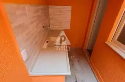 Apartamento tipo studio à venda no catete – com área externa e excelente localização