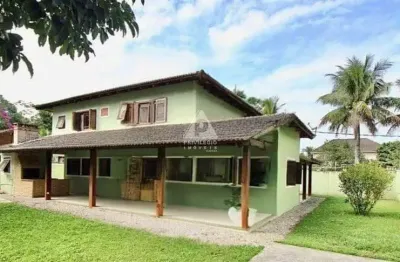 Casa de condomínio - com 250m², 5 quartos, sendo 1 suíte e 2 vagas - vargem grande