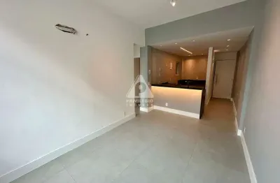 Sala 2 quartos lindamente reformado em rua transversal no catete