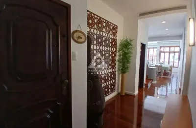 Cobertura duplex reformada de alto padrão: 4 quartos (1 suíte), vaga na escritura e lazer privativo.