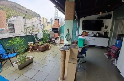 Ótima cobertura linear; varandão com área gourmet e área de serviço, 2 quartos; sala em dois ambientes; boa localização em botafogo-rj