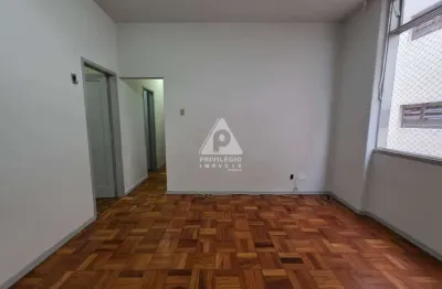 Excelente apartamento aconchegante de 60m , são dois quartos e uma vaga .