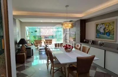 Cobertura duplex com piscina pronta para morar, 2 quadras da praia.