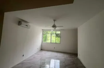 Apartamento de 2 quartos com dependência completa e vaga na escritura no grajaú