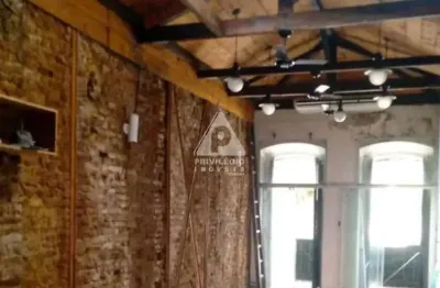 Sobrado comercial à venda no centro do rio – 210 m², frente, 2 salas