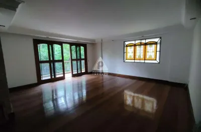 Oportunidade única: apartamento clássico e espaçoso na tijuca (163 m² - 4 quartos), junto ao metrô