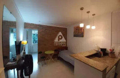 Estúdio aconchegante ao lado do metrô general osório (saída d)