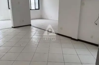 Excelente Cobertura Duplex - Recreio dos Bandeirantes - 3 Quartos, sendo 1 suite e 3 Salões
