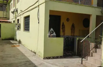 Casa à venda em Guaratiba, RJ - 2 quartos, 2 salas, 1 vaga | Terreno 370m²