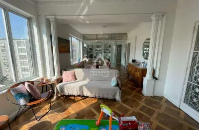 Apartamento á venda reformado 3qtos 1 suíte com vaga na escritura copacabana