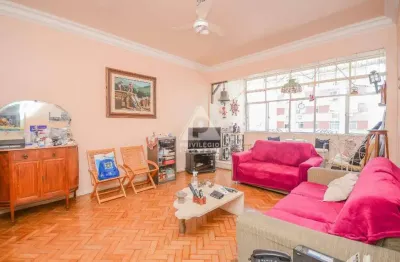 Espaçoso apartamento 3 quartos, suite e vaga de garagem no posto 6